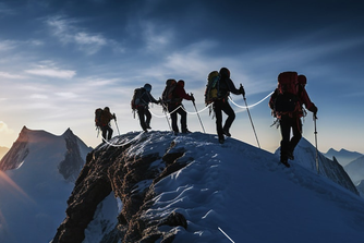 Cordée symbolisant l'importance du lien humain